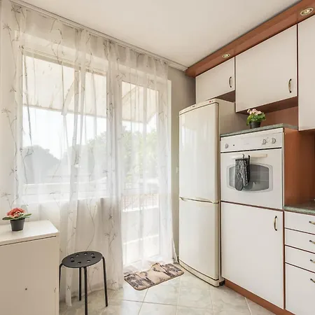 Aristocratic To The Sea Garden Appartement *