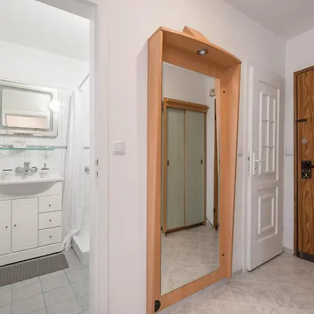 Aristocratic To The Sea Garden Apartamento